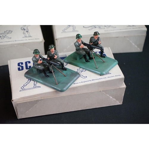 256 - Quantity of 21 Minimodels Scale Figures plastic soldier models in original retail boxes to include G... 