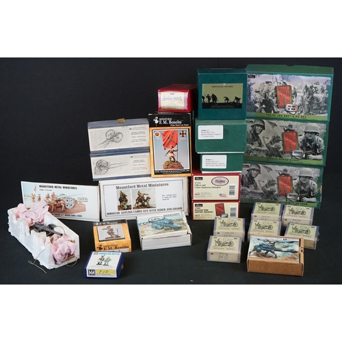 263 - Six boxed Britains metal figure sets, to include WW II Russian Tank Support Infantry 17591, Seize Th... 