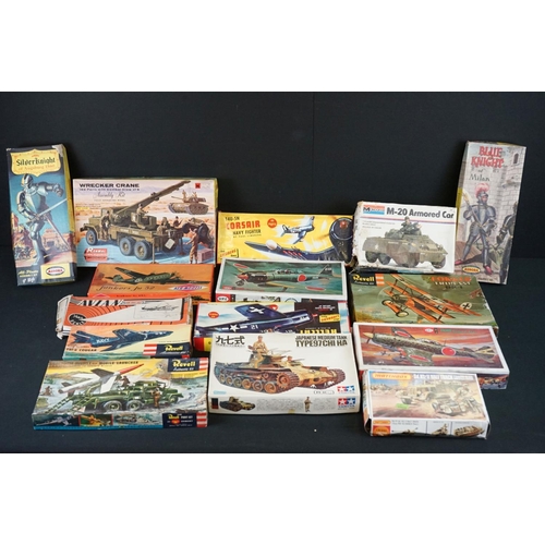 270 - 15 Boxed plastic model kits to include 3 Revell models (Lacrosse Missile with Mobile Launcher H-1816... 