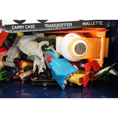 274 - Collection of mixed toys to include Matchbox CC36 Carry Case, diecast (Corgi, Matchbox, Tonka, Dinky... 