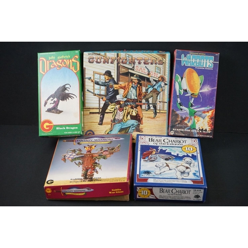200 - Four boxed Grenadier fantasy / war gaming figure sets to include 4501 Warbots, 9907 Dragons, 3511 Go... 