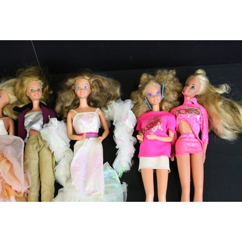 617 - Quantity of 10 x Mattel Barbie dolls in gd condition with clothing plus 2 x carded Pedigree Sindy ou... 