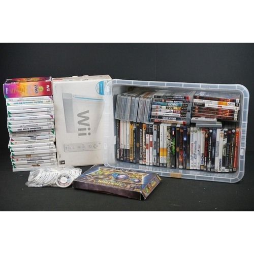 332 - Retro Gaming - Boxed Nintendo Wii Console with 1 x original controller & 20 x games (Call Of Duty Wo... 