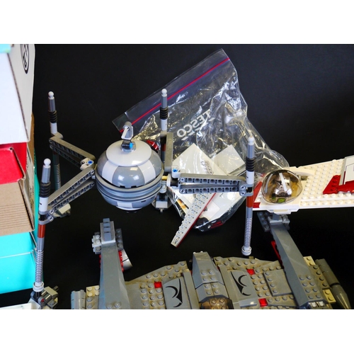 347 - Lego - Large collection of built and unbuilt Star Wars Lego sets to include 75021 Republic Gunship (... 