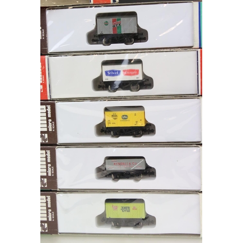118 - 10 Boxed Lima N gauge items of rolling stock to include 320604, 614, 735, 739, 737, 734, 738, 407, 4... 