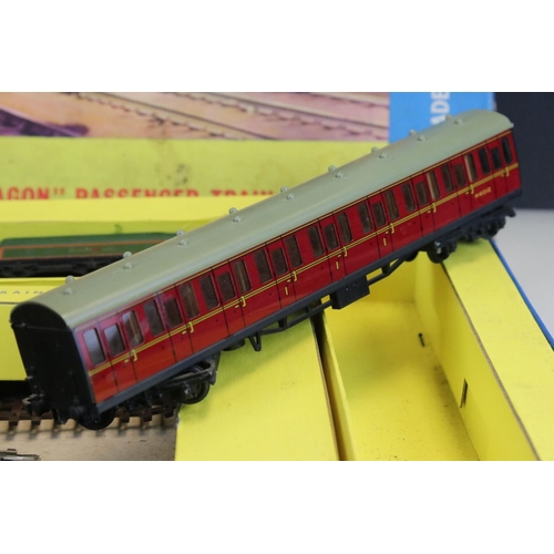 140 - Boxed Hornby Dublo 2021 The Red Dragon Passenger Train WR (2 Rail) train set containing Cardiff Cast... 