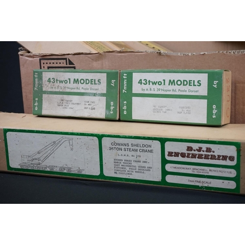 50 - Seven boxed metal 7mm O gauge model kits to include 3 x ABS 43two1 Models (0693, OU88 & 0689), DJB E... 