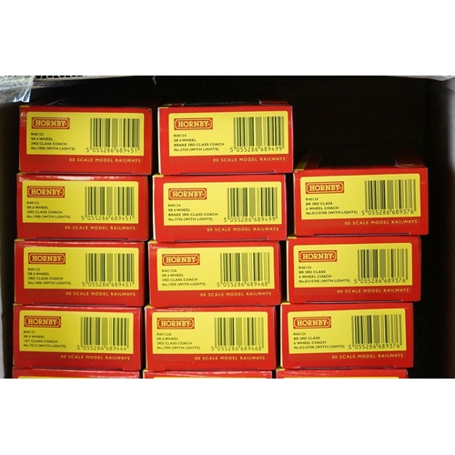 33 - Ex shop stock - 31 Boxed Hornby OO gauge items of rolling stock 3 x R40132A, 3 x R40131, 4 x R40124,... 