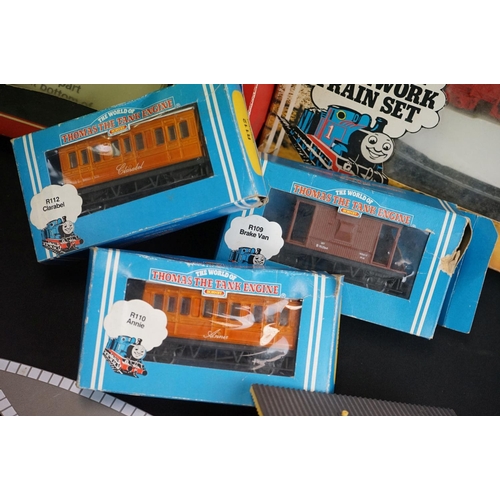 128 - Quantity of OO gauge model railway to include boxed Thomas The Tank Engine R183 Clockwork train set ... 