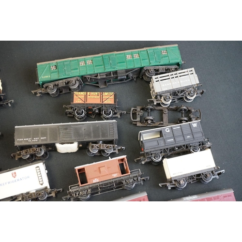 129 - Three OO gauge locomotives to include Hornby King Charles I, Hornby 0-4-0 1203 and Triang R52 plus 2... 