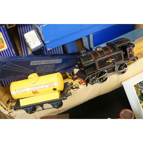 137 - Quantity of model railway to include 23 x boxed Hornby Dublo accessories (D1 Island Platform, TPO Li... 