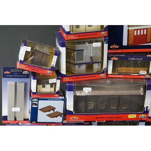 60 - Around 40 Bachmann Scenecraft OO gauge model railway trackside buildings and accessories to include ... 