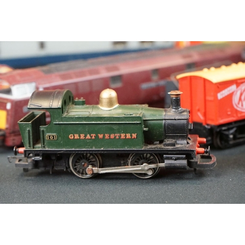 81 - Quantity of Hornby OO gauge model railway to include boxed R337 BR Class 29 Diesel (blue livery), 3 ... 