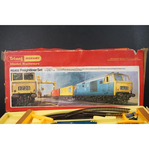90 - Boxed Triang Hornby RS602 Frieghtliner Set with locomotive and appearing very near complete, plus a ... 