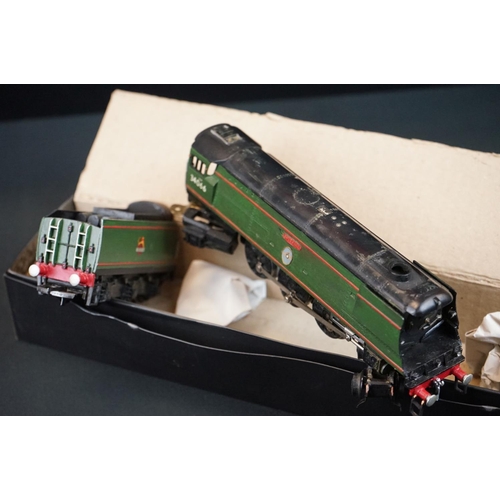 96 - Two kit built diecast & plastic OO gauge locomotives to include Wills Finecast Southern Railways Kin... 