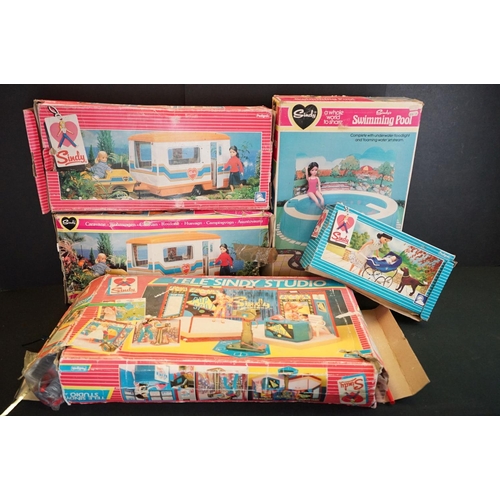 205 - Sindy - Five Boxed Pedigree Sindy items to include 2 x 44579 caravans, 44681 Tele Sindy Studio, 4438... 