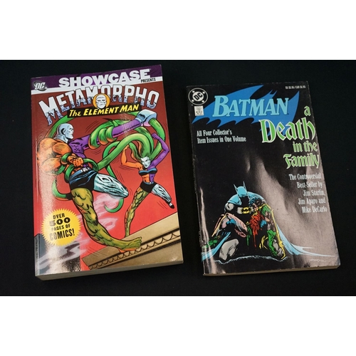 266 - Comics - 14 Comic books to include Batman, The League of Extraordinary Gentlemen, Metamorpho, Star T... 
