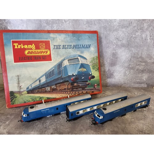 A Triang Hornby Electric Train Set, The Blue Pullman, RS52 Barnebys