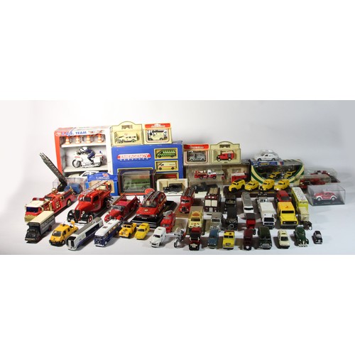 43 - A collection of diecast and other emergency services models, makers to include - Corgi, Gilbow and E... 