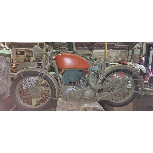 553 - c.1941 BSA M20, 499cc. Registration number YXS 185 (non transferrable) Army tank number C4197280. Fr... 