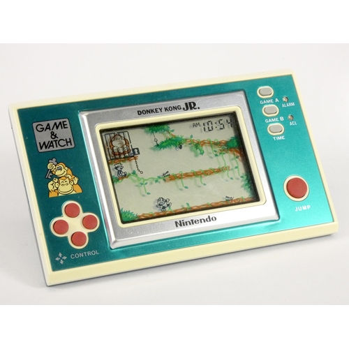 62 - A Nintendo Game & Watch (Donkey Kong Jr.) single / widescreen handheld game (serial No 19609138), or... 