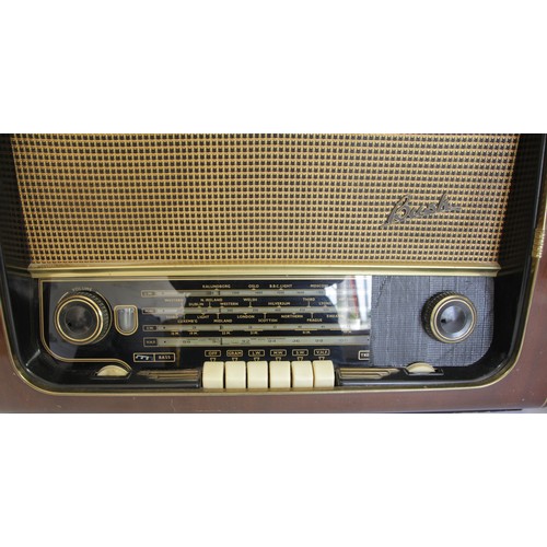 116 - A Bush type VHF64 valve radio, together with a Bush type VHF94 valve radio (2)
