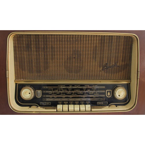 116 - A Bush type VHF64 valve radio, together with a Bush type VHF94 valve radio (2)