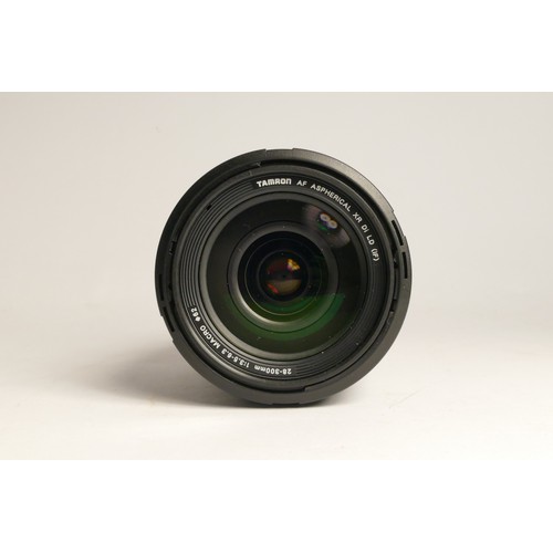 162 - A Tamron AF 28-300mm F/3.5-6.3 XR Di LD Aspherical (IF) zoom lens, Nikon fit, rear cap and lens hood... 