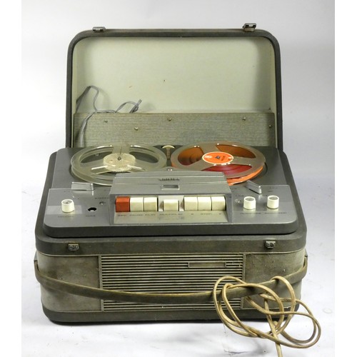 44 - A phillips EL 3534 reel to reel tape recorder.  Portable with reels.