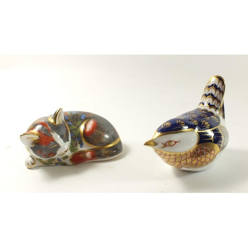 3 - A group of two Royal Crown Derby Imari paperweights in the form of a catnip kitten and wren (gold se... 