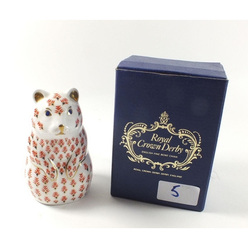 5 - A Royal Crown Derby Imari paperweight in the form of a hamster (gold seal)