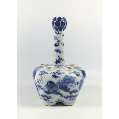 124 - 19th CENTURY CHINESE BLUE AND WHITE PORCELAIN CROCUS VASE WITH FIVE LOBED APERTURES, TAPERING NECK A... 