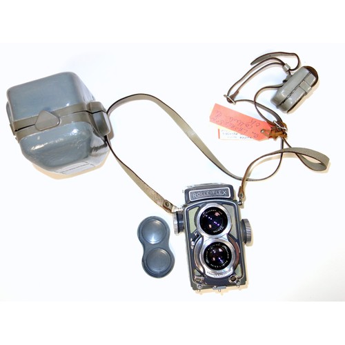 61 - A Franke and Heidecke Rollieflex dual lens camera with Schneider-Kueznach 1.3