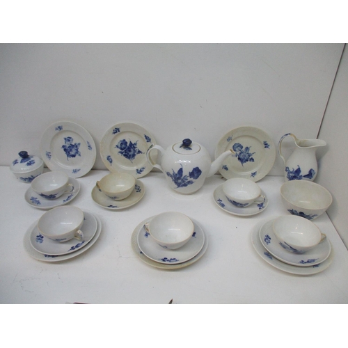 332 - A Royal Copenhagen tea set decorated with blue flowers, comprising a teapot, a cream jug, a lidded b... 