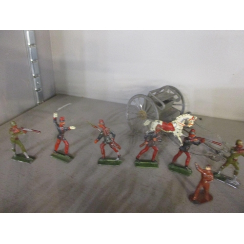 20 - Vintage lead and other models of soldiers A/F to include The Scots Guards, WWI soldiers and Boer war... 