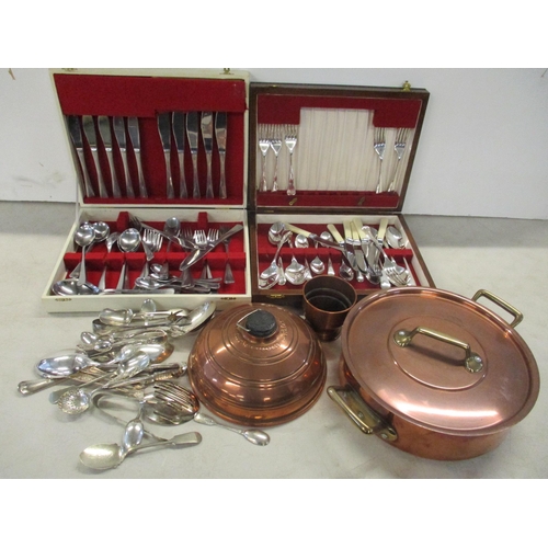 34 - A mixed lot to include two canteens of cutlery, loose silver plated cutlery and mixed copperware
Loc... 
