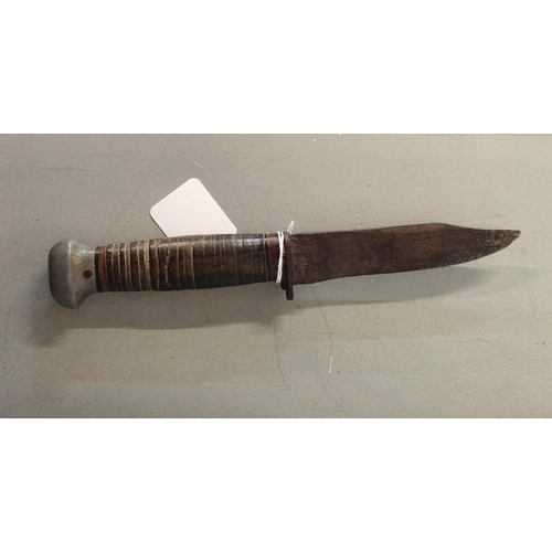 47 - A US Second World War Navy (U.S.N) Mark 1 fighting/utility knife, without scabbard
Location: LAF
