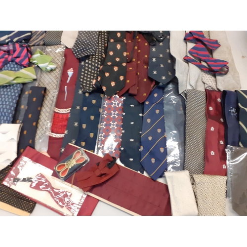 56 - Vintage ties, cummerbunds and bow-ties to include school, clubs, Fleet Street and Cambridge Wesley U... 