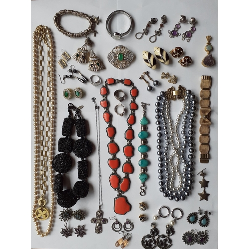 59 - Mixed 20th century costume jewellery to include a vintage Scooter, Paris orange and brushed silver c... 