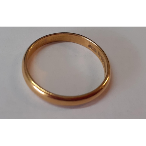15 - A 22ct gold wedding ring, 3.65g
Location: RING