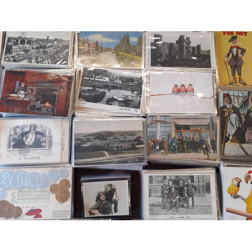 15 - Over 200+ early to late 20th Century postcards, mainly local scenes, to include High Wycombe, Well E... 