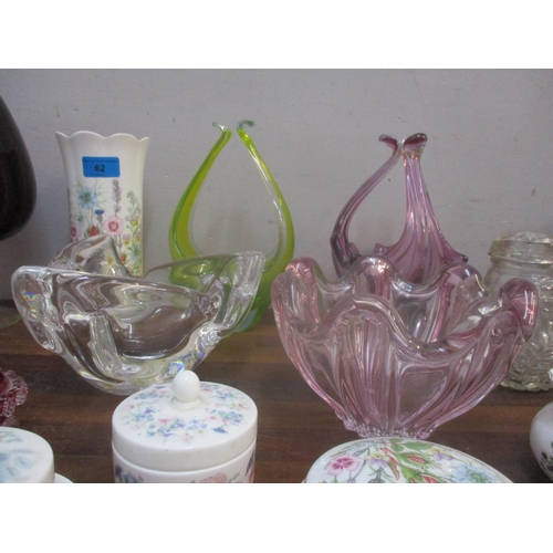 62 - A mixed lot of art glass and ceramic ornaments to include Victorian cranberry glass, 1960s Czech and... 