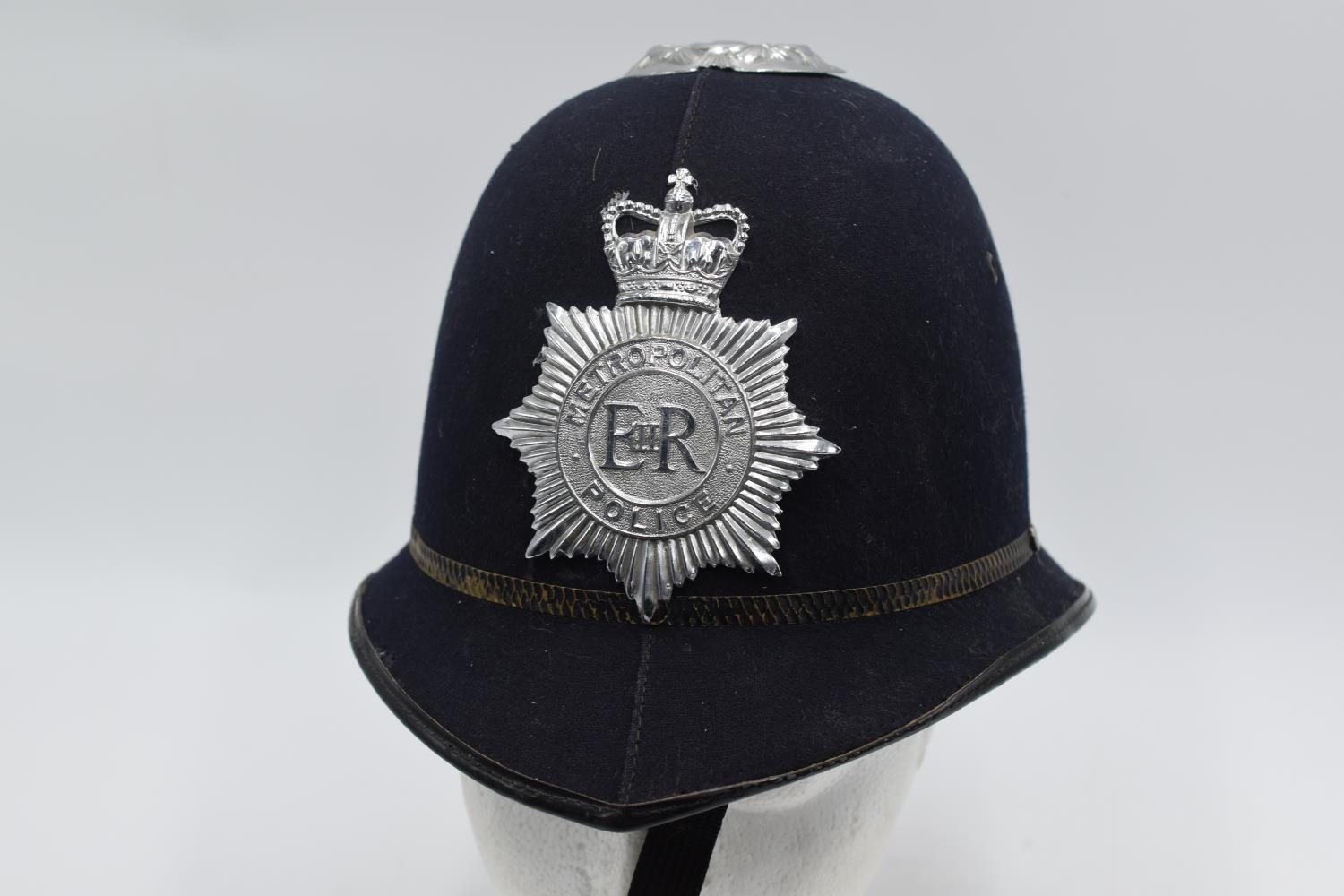 Metropolitan Police Custodian Helmet with Badge