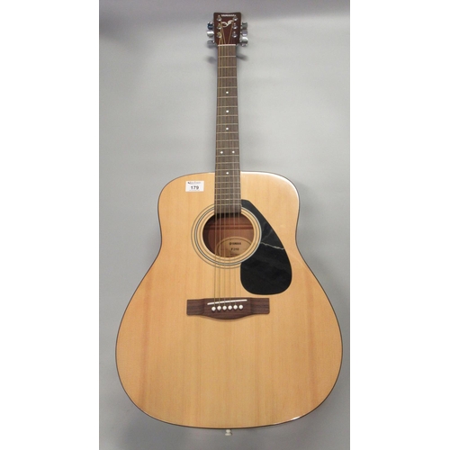 Yamaha F310 6string acoustic guitar. (B.P. 21 + VAT) Barnebys