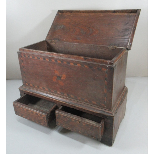 167 - Early 19th century Welsh oak miniature Coffwr Bach, the moulded hinged lid above herringbone inlay, ... 