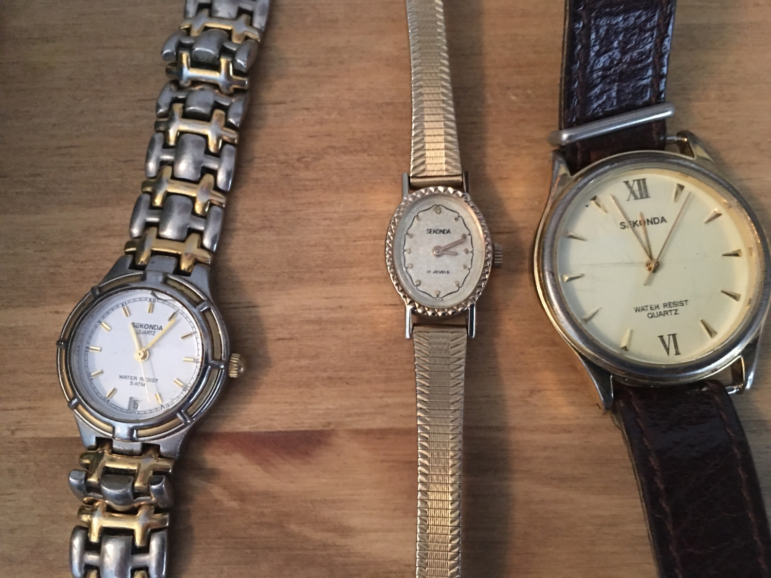 COLLECTION OF THREE SECONDA WATCHES