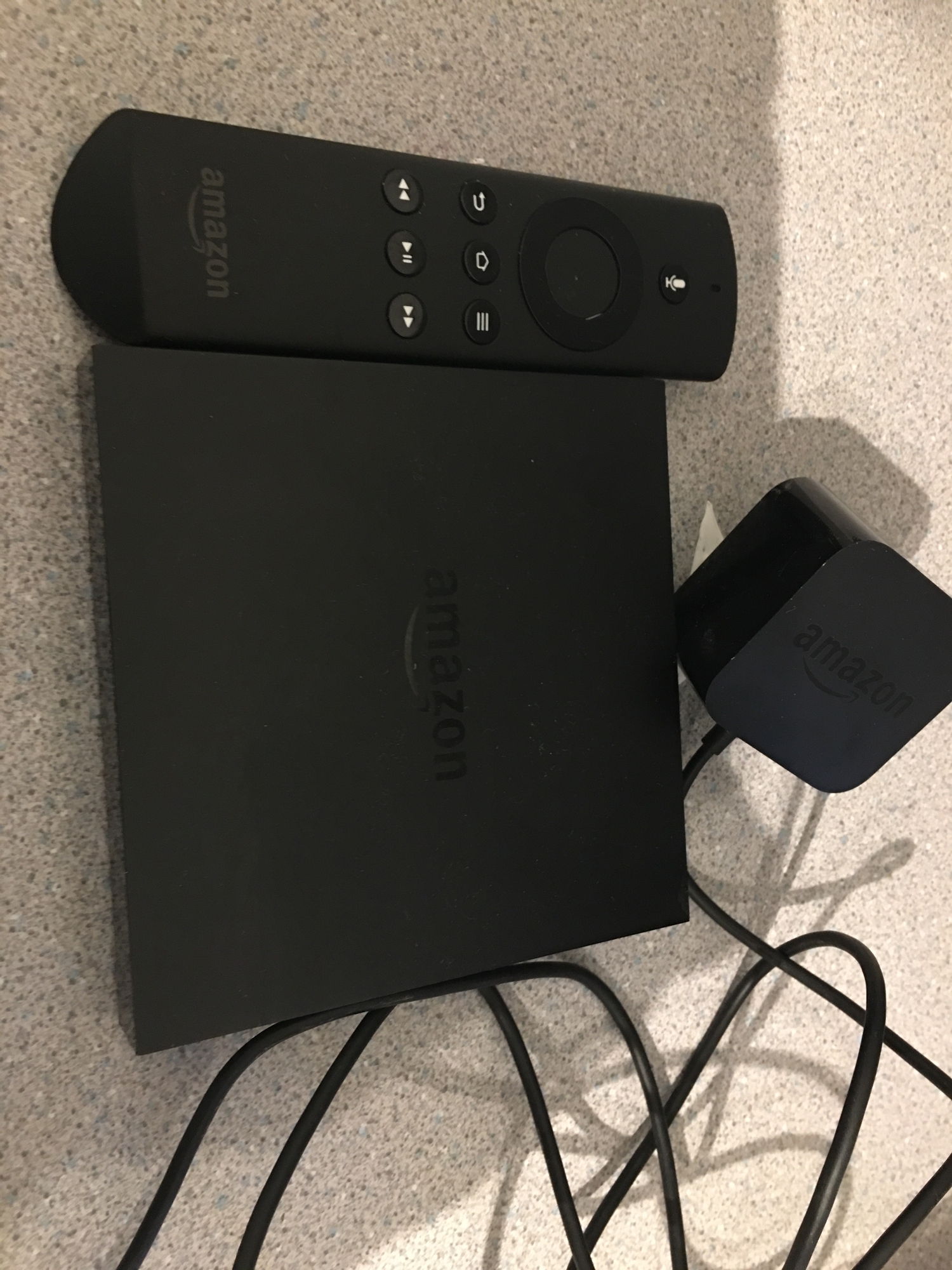 AMAZON TV BOX WITH REMOTE AND CABLE FULLY WORKING