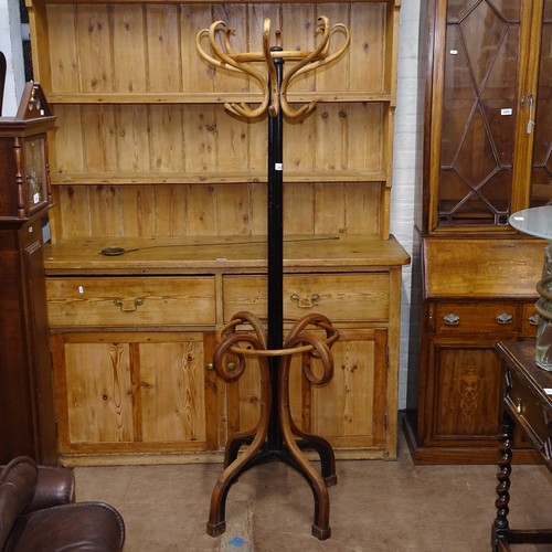2027 - A bentwood hat and coat stand