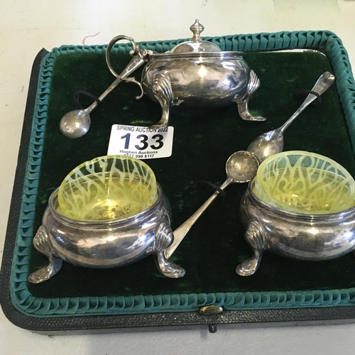 133 - 19 th Century  boxed 3 piece cruet set with 3 x silver spoons, 250 grams makers Halford & Sons of Lo... 