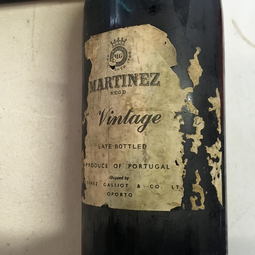 182 - Single bottle of Martinez Vintage Port, level and capsule in good condition, label part complete age... 